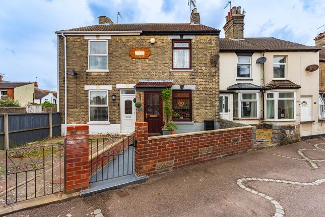 Cambridge Road, Lowestoft 3 bed terraced house for sale