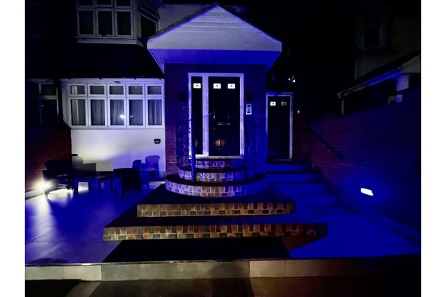 6 bed end terrace house