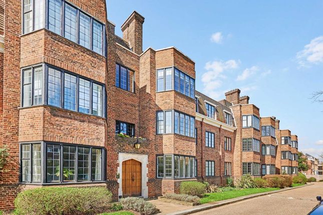 Manor Fields, London SW15 3 bed flat for sale
