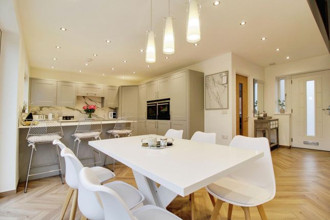 4 bed detached house
