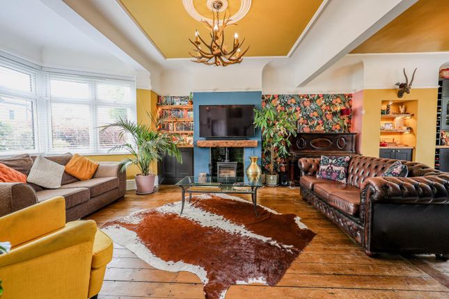 4 bed semi-detached house