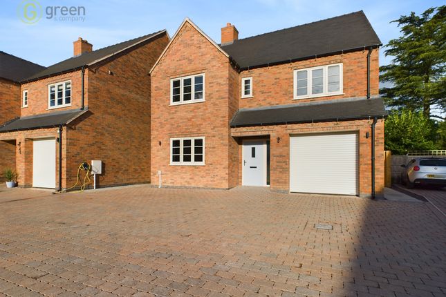 Elizabeth Grove, Tamworth B79 4 bed detached house for sale