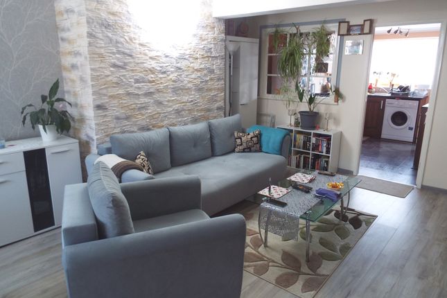 176 Welwyn Park Avenue 2 bed terraced house for sale