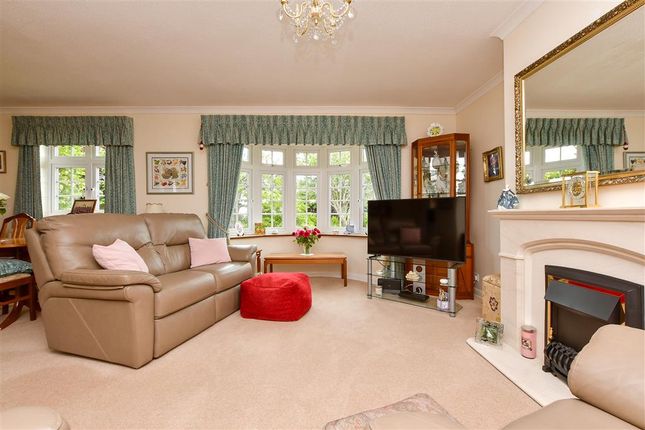 Foads Hill, Cliffsend, Ramsgate, Kent 2 bed detached bungalow for sale