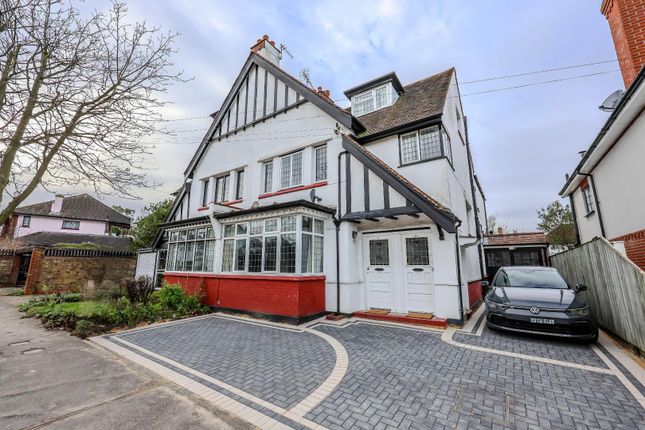 3 bedroom ground floor flat for sale