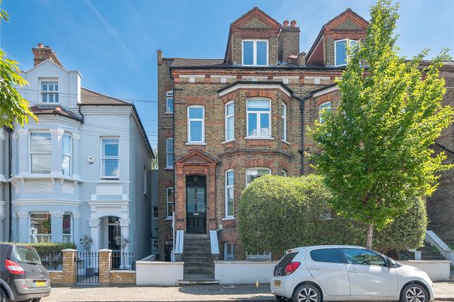 Santos Road, London, SW18 2 bed apartment for sale