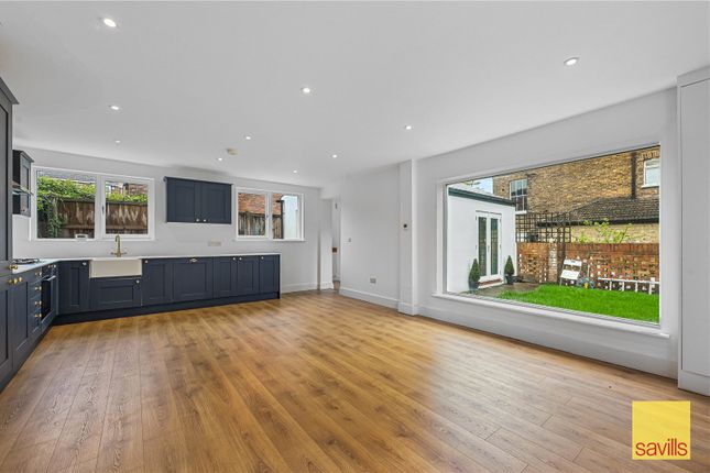Woodhill, Woolwich, London, SE18 3 bed detached house for sale