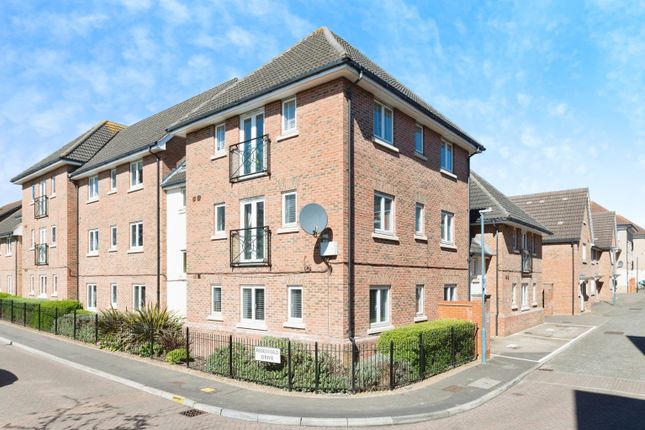 2 bedroom ground floor flat for sale