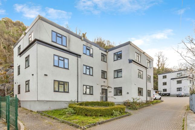2 bed flat