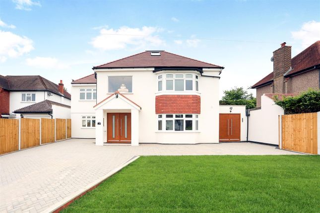 5 bed detached house