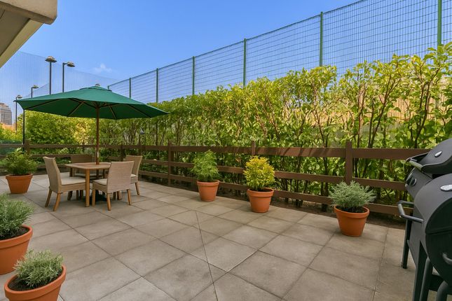 Cabanel Place, London, SE11 2 bed apartment for sale