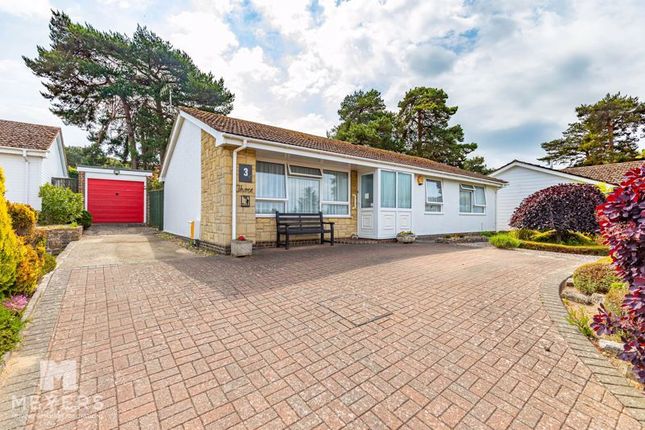 Dreswick Close, Christchurch, BH23 3 bed detached bungalow for sale