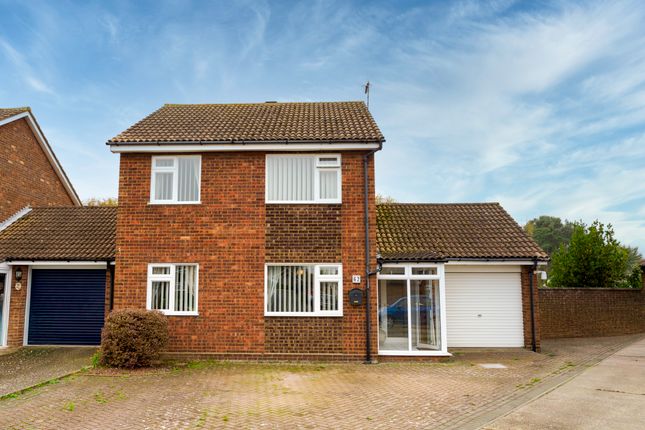 Glenfield Avenue, Suffolk IP11 4 bed detached house for sale
