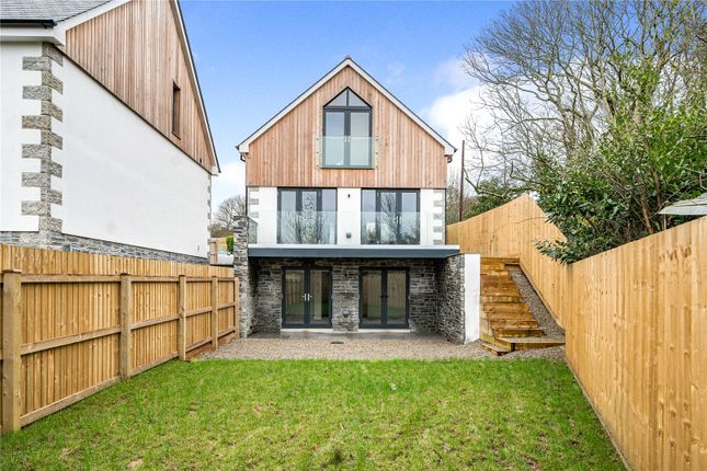 4 bed detached house