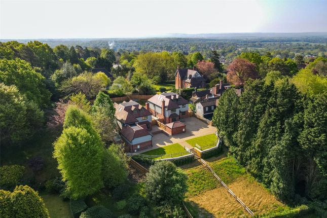 Rockfield Road, Oxted, Surrey, RH8 5 bed detached house for sale