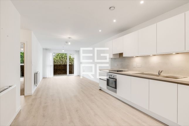 3 bedroom flat for sale