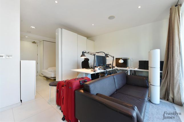 Baltimore Wharf, London, E14 Studio for sale