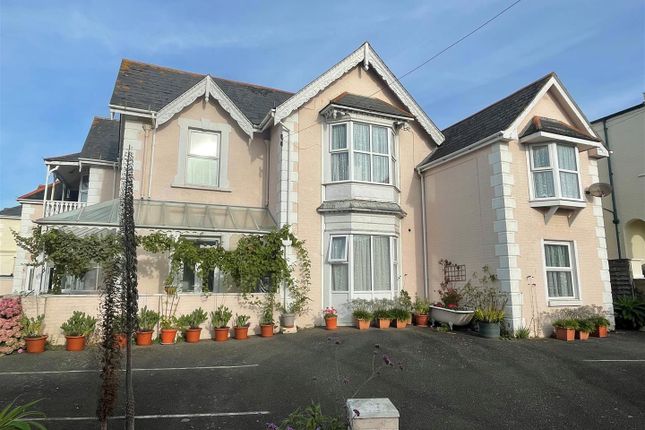 15 bedroom detached house for sale