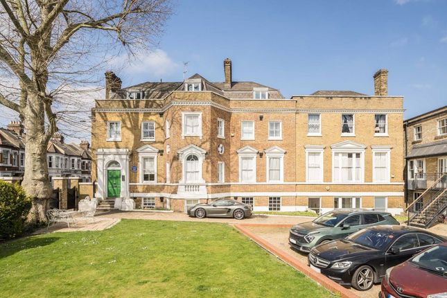 3 bedroom flat for sale