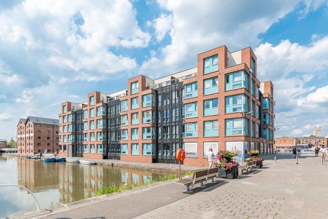 Barge Arm, Gloucester Docks 1 bed apartment for sale