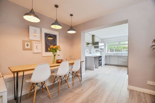4 bedroom link detached house for sale