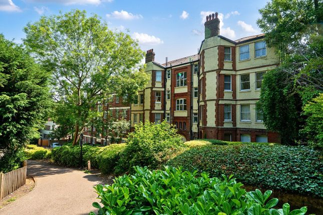 3 bedroom flat for sale