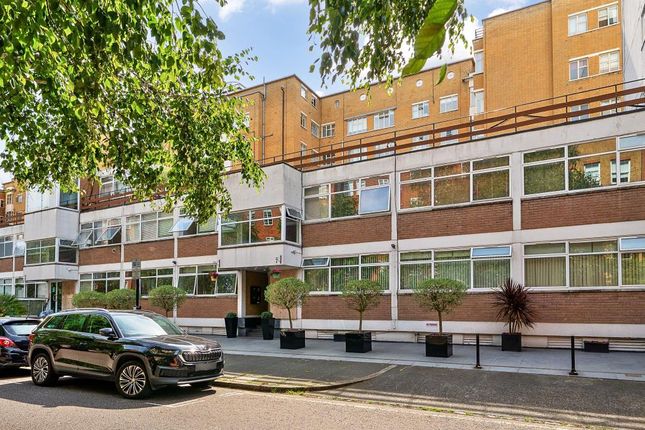 Tower Court,  St Johns Wood,  NW8 3 bed flat for sale