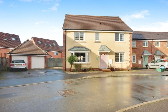 4 bed detached house