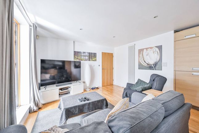 Woolwich Road, Greenwich, London, SE10 2 bed flat for sale