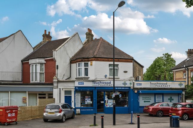 St. Georges Parade, Perry Hill, London 2 bed apartment for sale