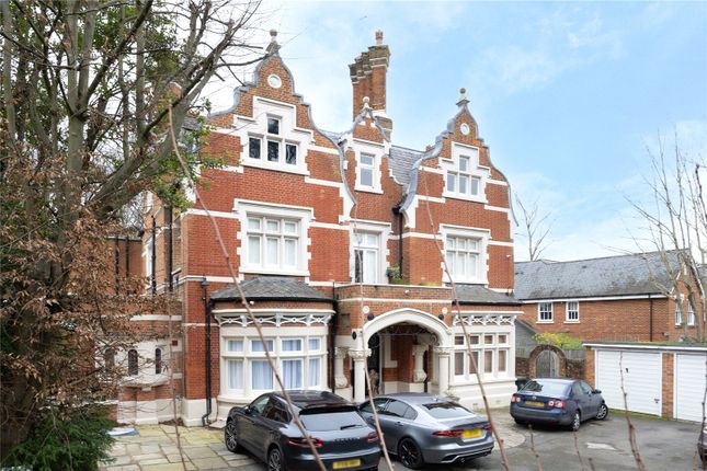 Harewood, Kingston Vale, London, SW15 3 bed apartment for sale