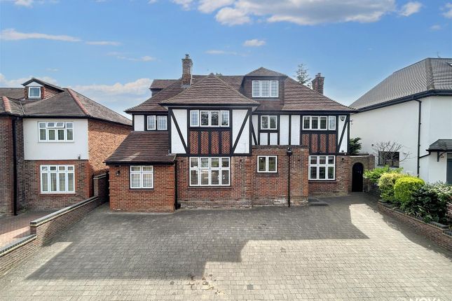6 bed detached house