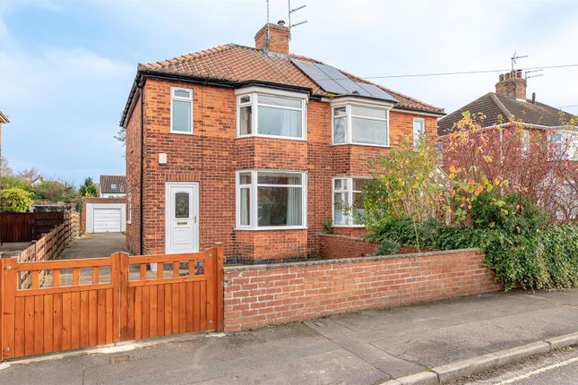 Grants Avenue, Fulford, York YO10 4HZ 3 bed semi