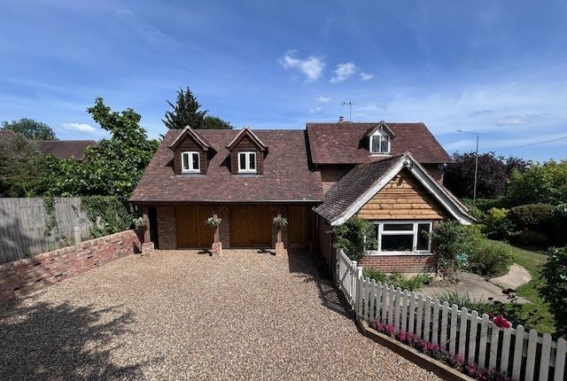 Tonbridge Road, Wateringbury, ME18 4 bed detached house for sale