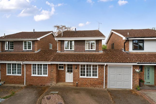 3 bedroom link detached house for sale