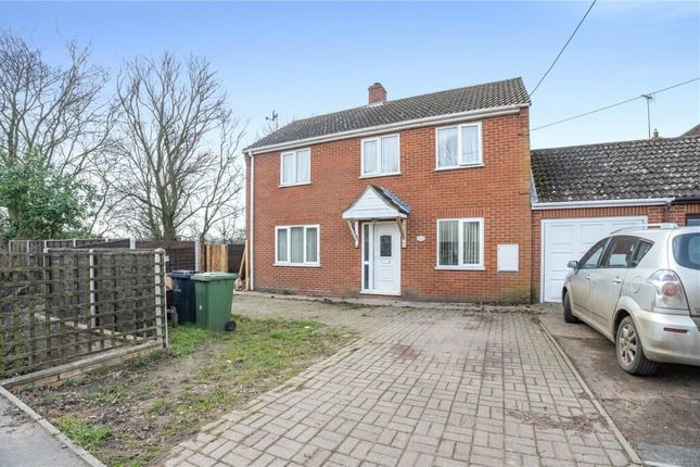 3 bedroom link detached house for sale