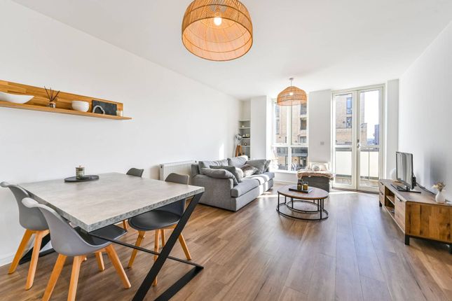 17 Nellie Cressall Way, London E3 2 bed flat for sale