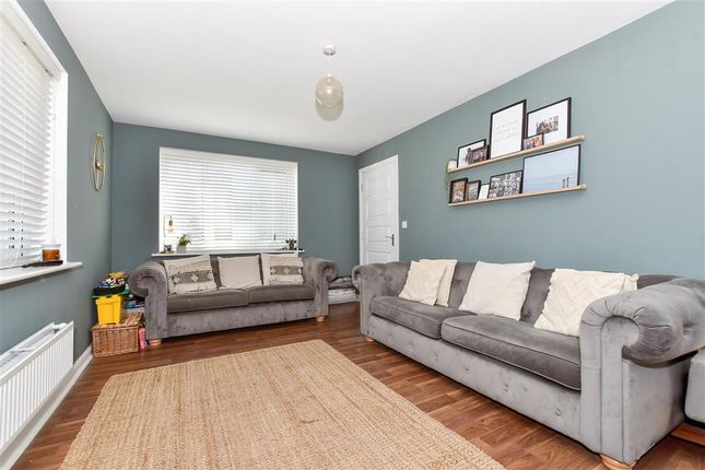 3 bed end terrace house