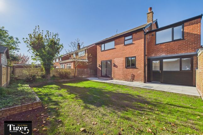 4 bedroom link detached house for sale