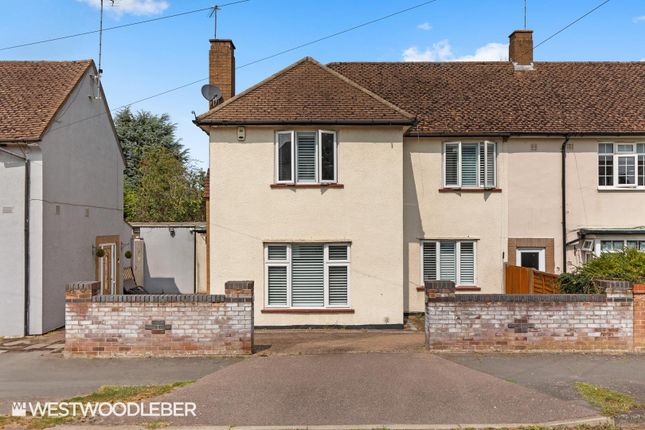 Hyde Mead, Waltham Abbey EN9 5 bed semi