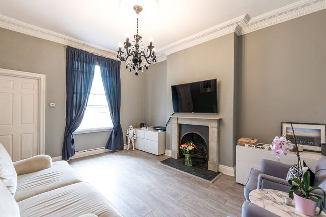 Gloucester Road, South Kensington... 2 bed flat for sale