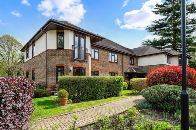 Petersmead Close, Tadworth 2 bed flat for sale