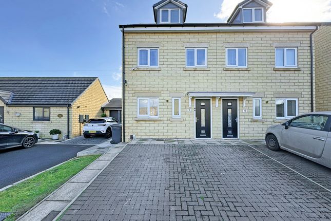 St. Teresas Close, Hartlepool, TS25 3 3 bed semi