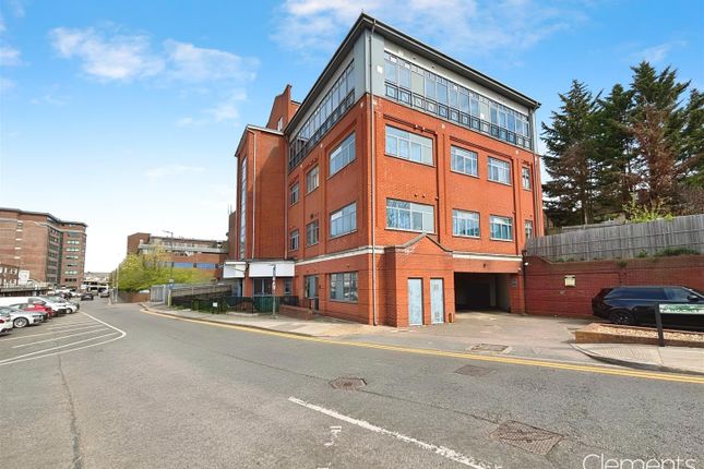 Wolsey Road, Hemel Hempstead HP2 1 bed flat for sale