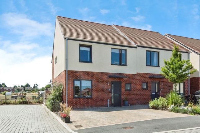 3 bed semi-detached house