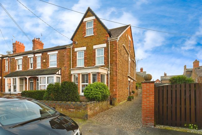 4 bedroom terraced house for sale