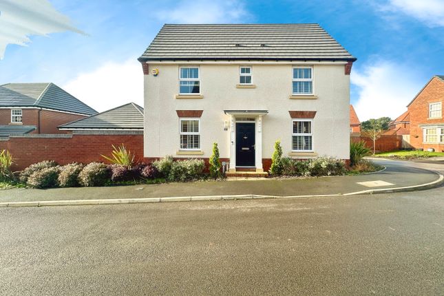 Tomkinson Heights, Cannock WS12 3 bed detached house for sale