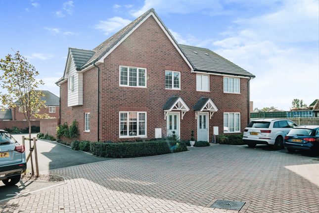 4 bed semi-detached house