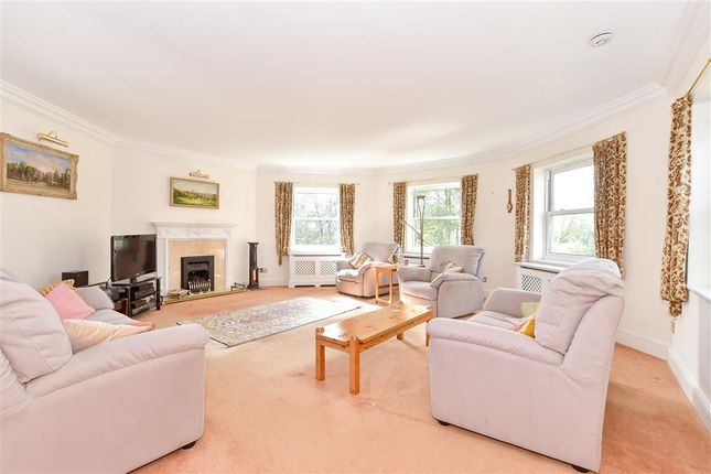 Batts Hill, Reigate, Surrey 3 bed apartment for sale