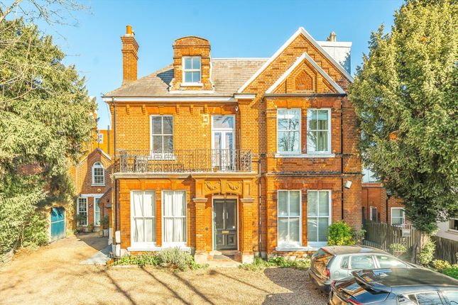 West Hill, London SW15 2 bed flat for sale